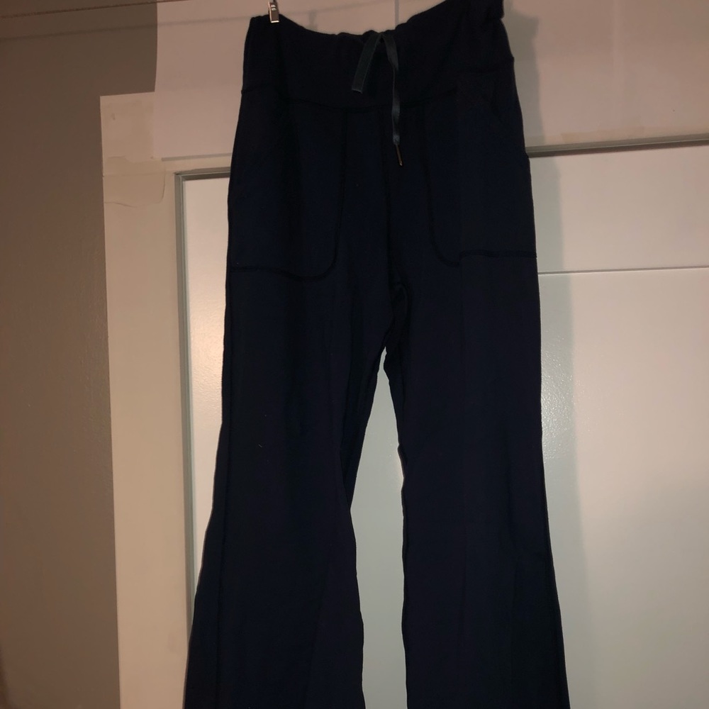LULULEMON NAVY BLUE YOGA PANTS